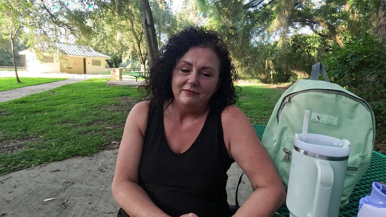 Doamna din parc a fost pofta de o pulă de străin