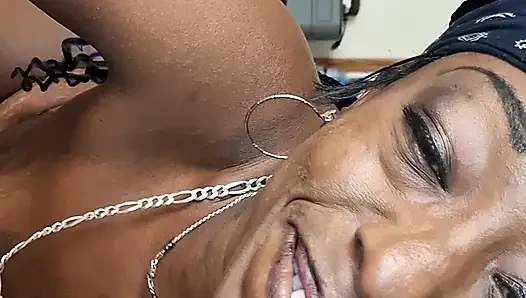 Lil Blue Nasty yarak emiyor