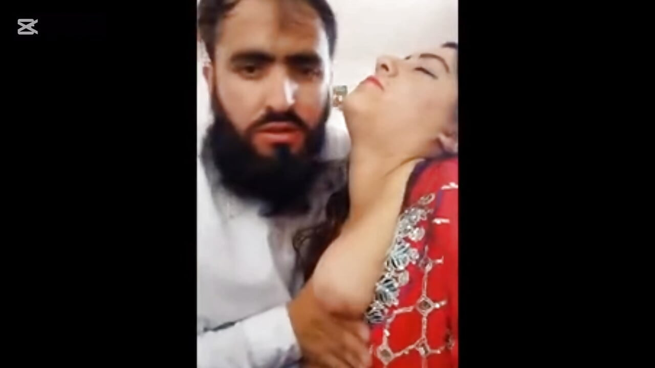 Chodha Apni Pathani Sali Ko Chodha Ghar Mein