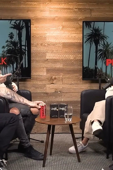 Η Cherie Deville Συνδέεται με την Sara Rose στο Στούντιο Podcast