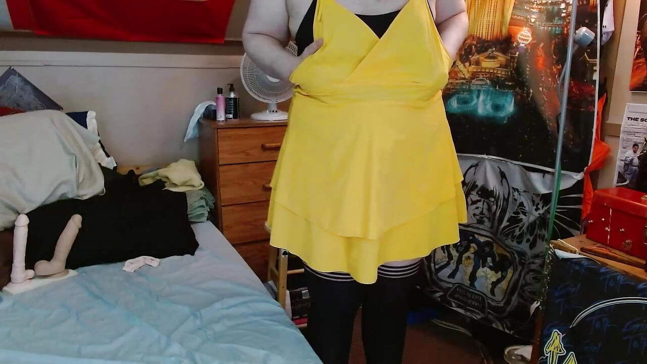 Sissy Bitch Teases shaking its fat ass and playing with boobs