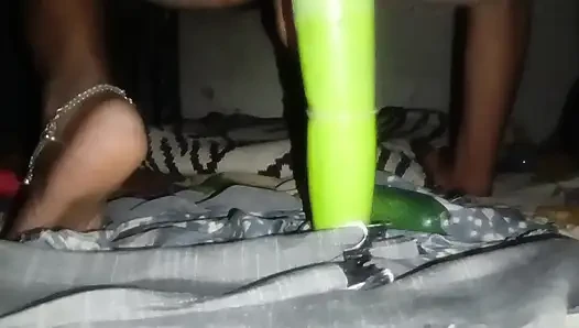 Bhabhi ko bahut maja aaya looki se pura lokki chut me dal diya