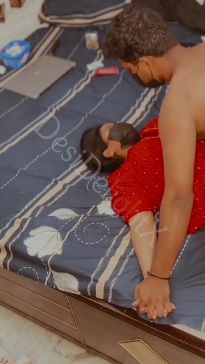 Das frisch verheiratete bhabhi wird in der ersten nacht von Devar hart gefickt - voller offener tabu-sex | Clip 1