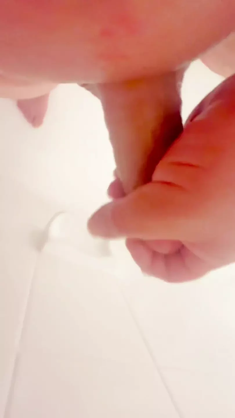 想要和我一起洗澡吗？