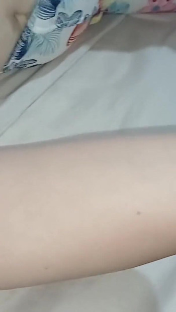 Iranska vruća maćeha drka i trlja njegovu spermu po sisama | Isječak 3