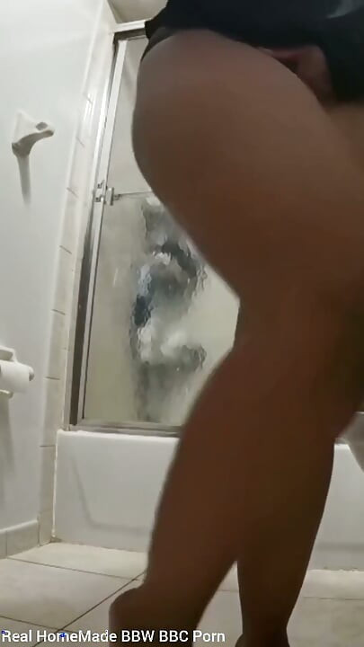 Legs Trembling Hold My Pee as Long as I Can Pissing