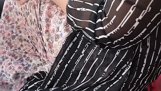 Olgun Eş Yürüyüşten Sonra Çıplak Seksin Tadını Çıkarıyor