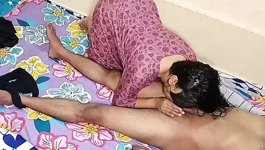 Медсестру-сводную сестру трахнул неизвестный паренек на хинди