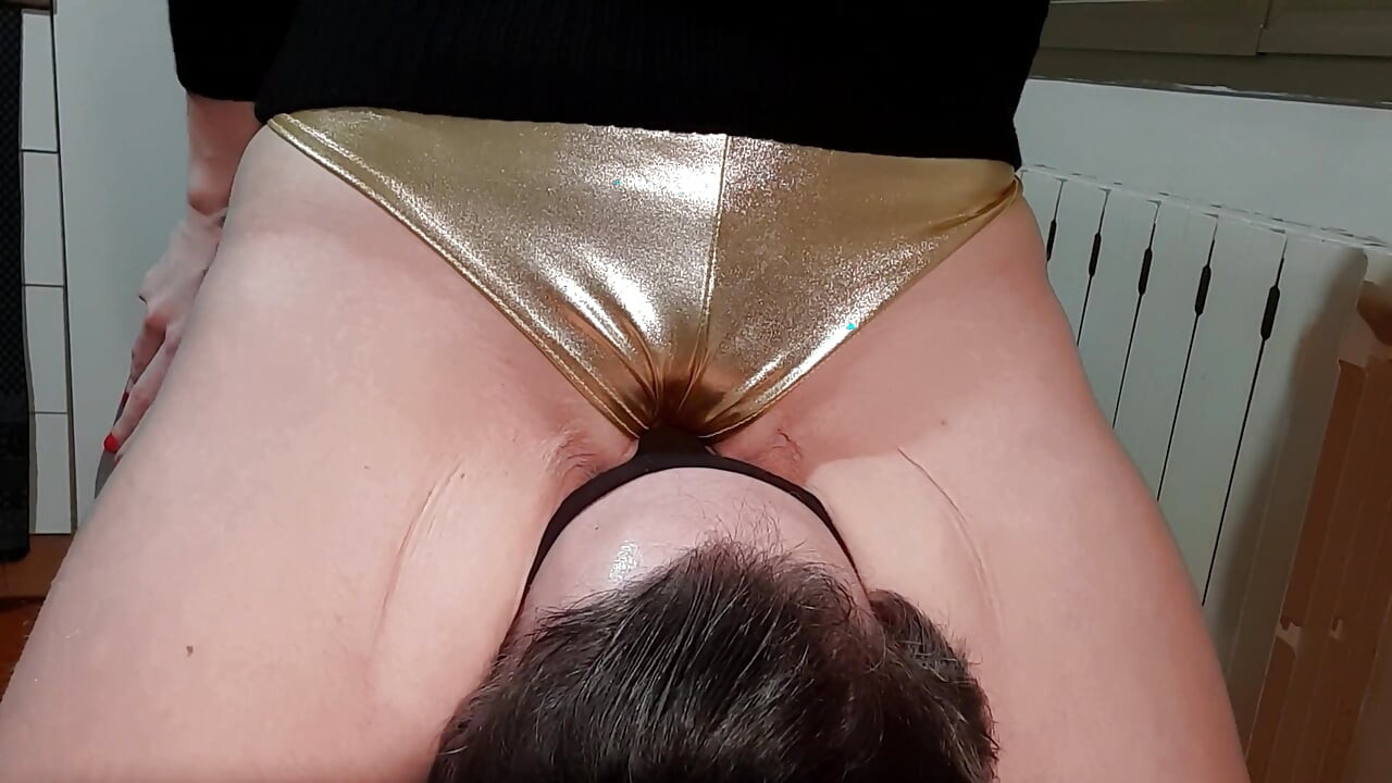 Blindfolded Slave Under My Pussy! 4K!