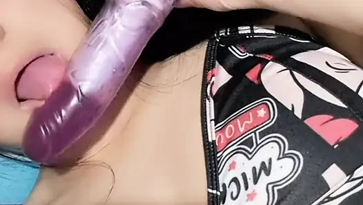 Indian virgin masturbating and extending her ass
