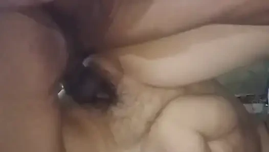 Karımın ıslak amcığını sikmek için bir tarza ihtiyacı var