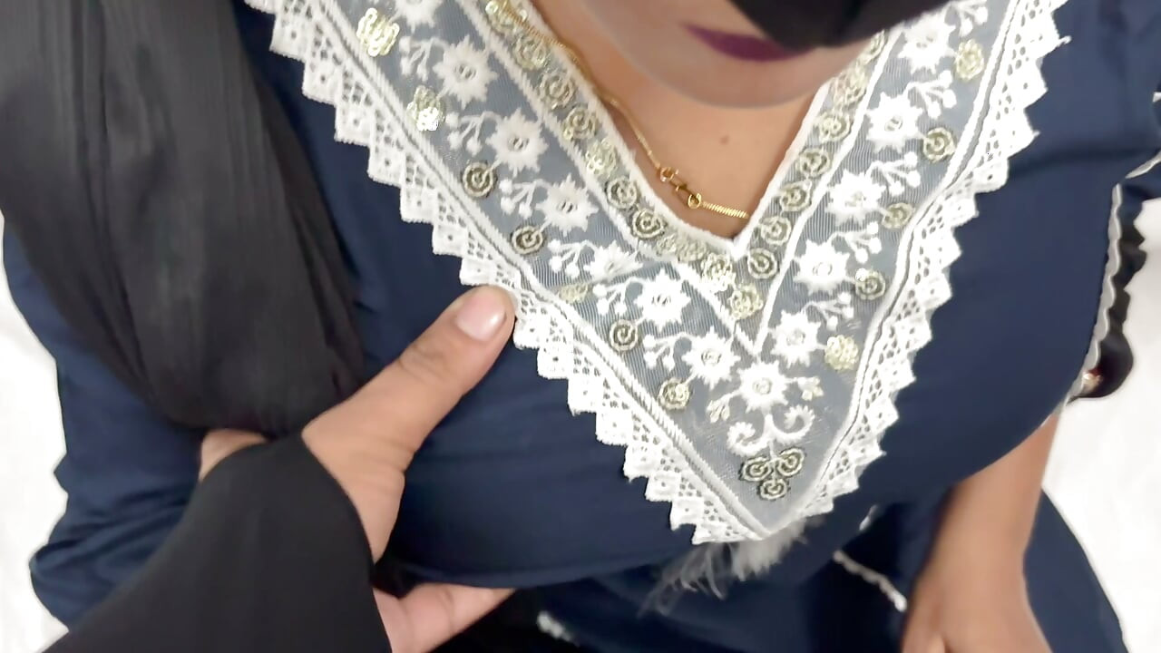 Awek panas bersetuju untuk awek desi seks dikongkek audio hindi