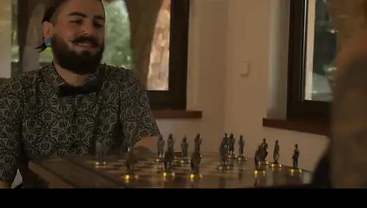 Striptiz satranç prores
