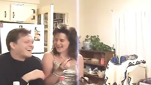 Olgun orta yaşlı seksi kadın sert binişten sonra büyük zenci yarağına boşalıyor