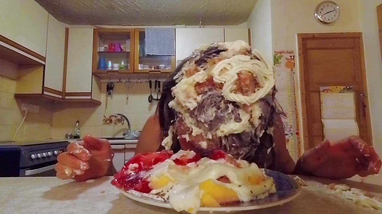 Messy Cake Face