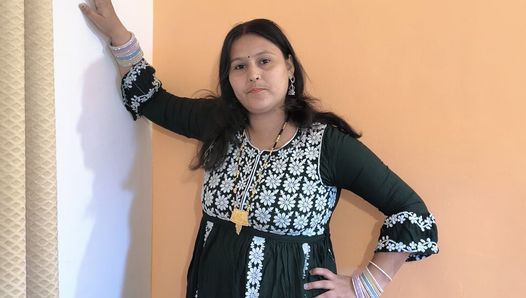 Hintli orta yaşlı seksi kadın puja prem ile sert sikişiyor