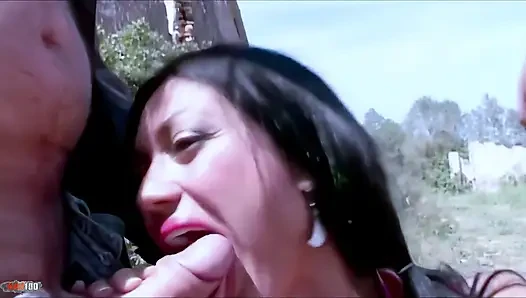 Luna luna ve alys doğada sikiliyor