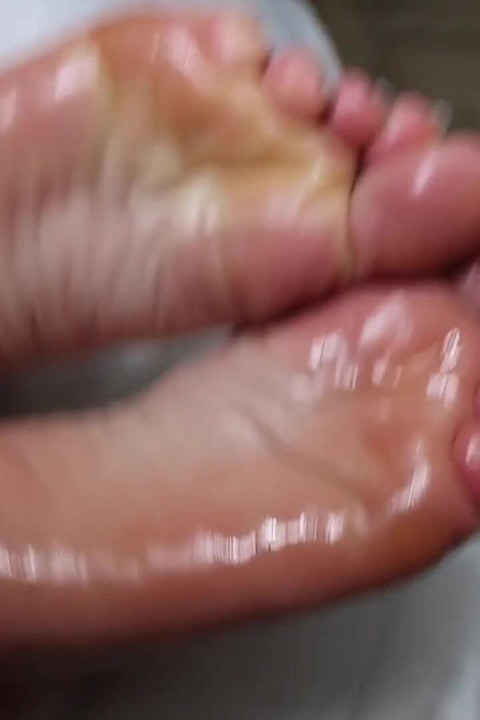 Hot MILF Foot Fetish Footjob: Pizza Delivery Guy Cums on My Soles After Fucking My Feet