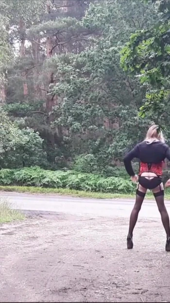 Must-share moment from "Tranny Stripping by the Roadside"