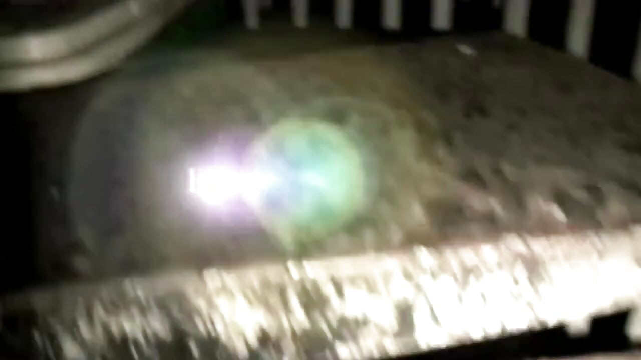 Toma被占主导地位的男孩毛茸茸的男孩性交