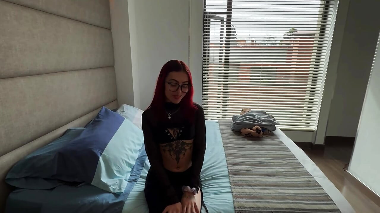 I Take a Stranger Home in Bogota and End up Fucking Her Without a Condom