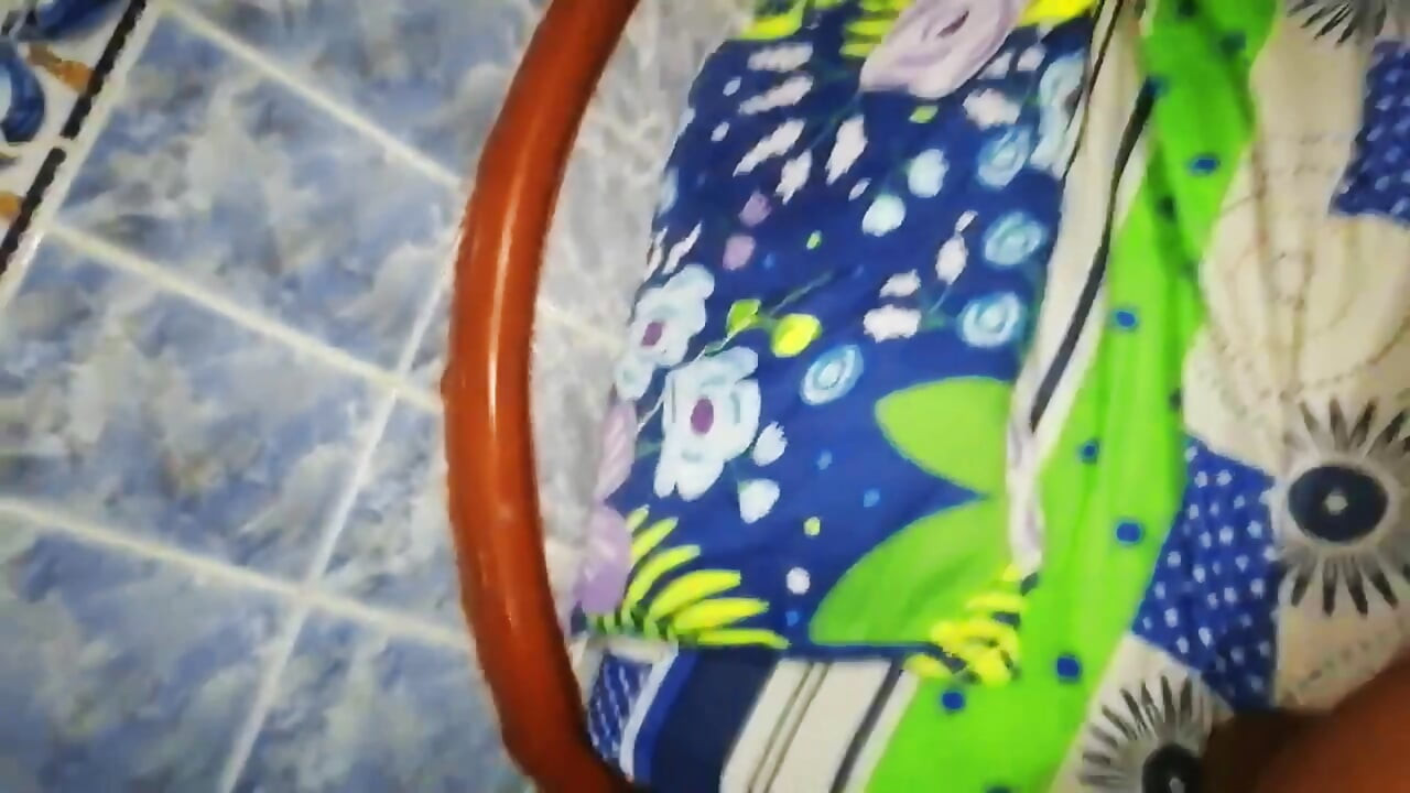 I take off my condom with Venezuelan migrant