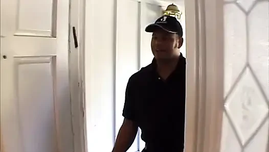 Sexy teen in strümpfen reitet bbc vor einer riesigen gesichtsbesamung