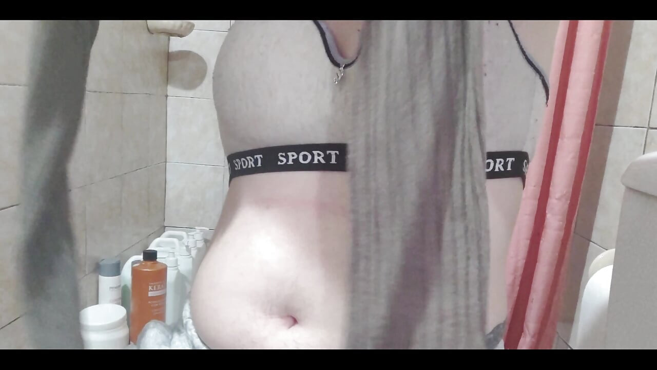 Znam da me gledaš dok se presvlačim