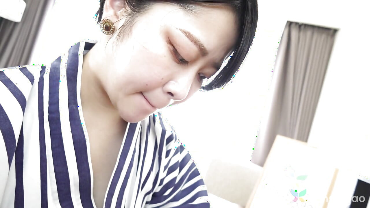 Reona Sato Backstage