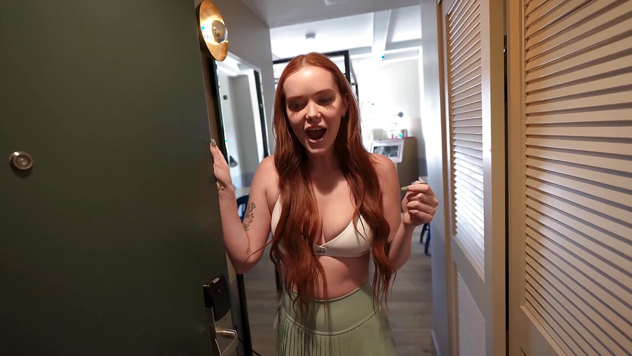 Fucking My Dad's Hot Young Girlfriend - Chloe Foxxe - Lev Lieben