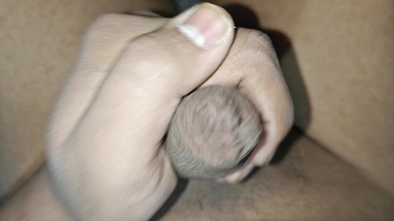 私は19歳の少年で、家で育ちました