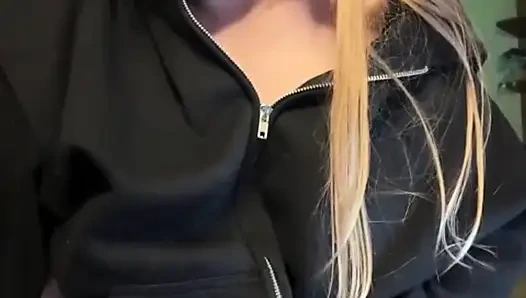 Fingering tight pussy with jucielussie