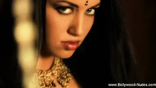 Deva Dassis sinnlicher bauchtanz