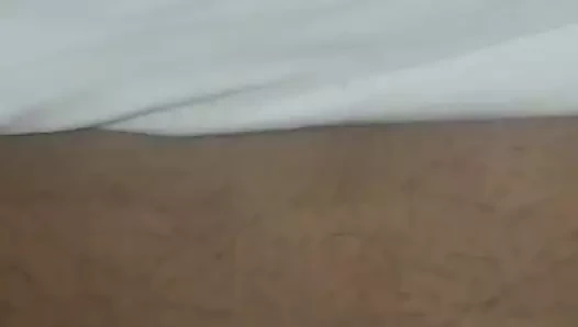Tam elde yarak, geceleri oynuyor