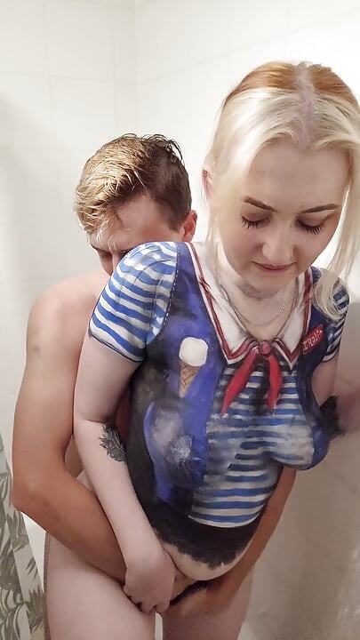 코스프레 Robin 바디 페인트 제거 및 샤워 섹스