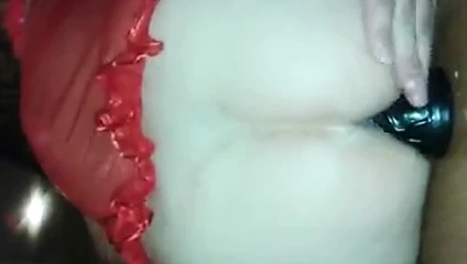Göt deliğimin derinliklerinde siyah dildo