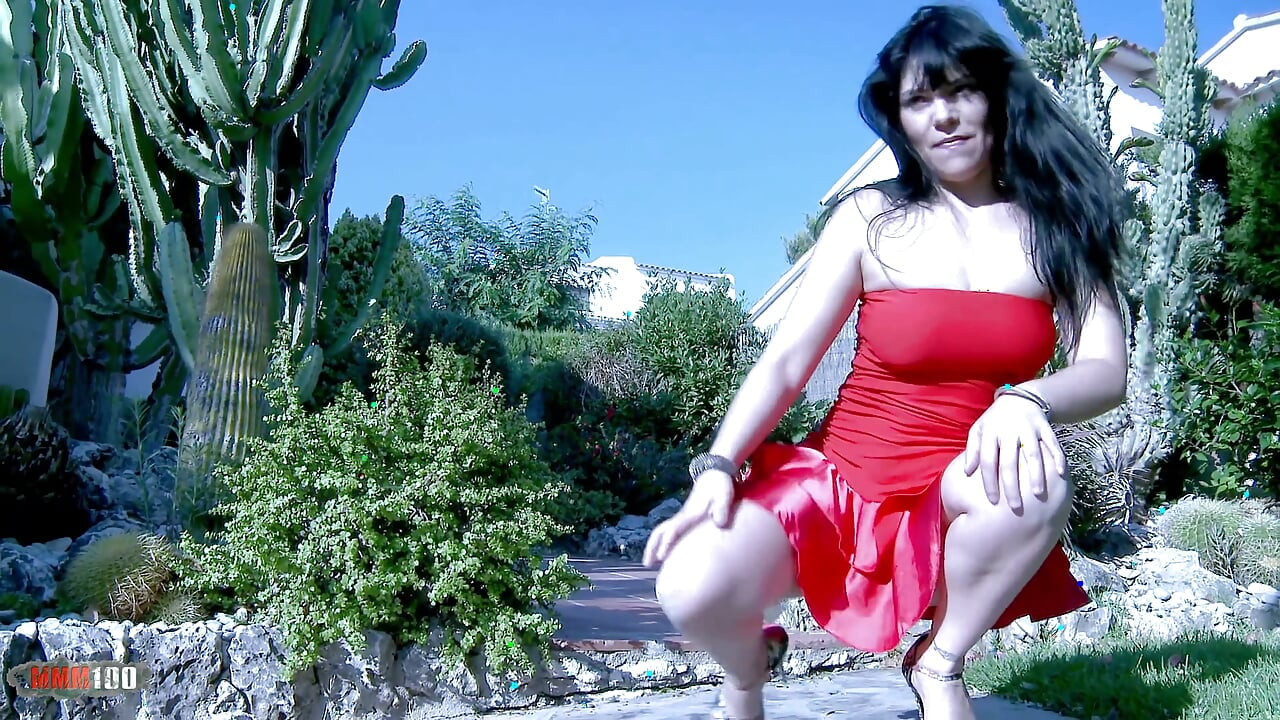 Sandra Canaria: Nice MILF with Big Boobs Sandra Canaria Stripping