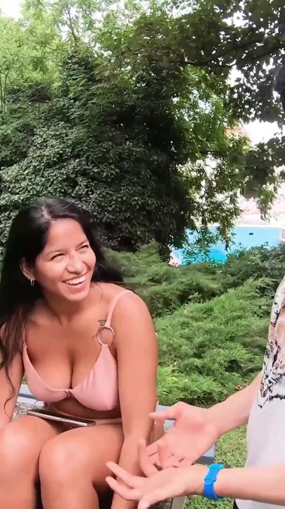 Minik spinner serina gomez ve büyük doğal memeli en iyi arkadaş Katarina Rina sapık üçlü seks - tüm grup seks 4k