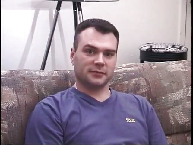 Young geeky stud opens his legs wide for his boyfriend to drill his ass
