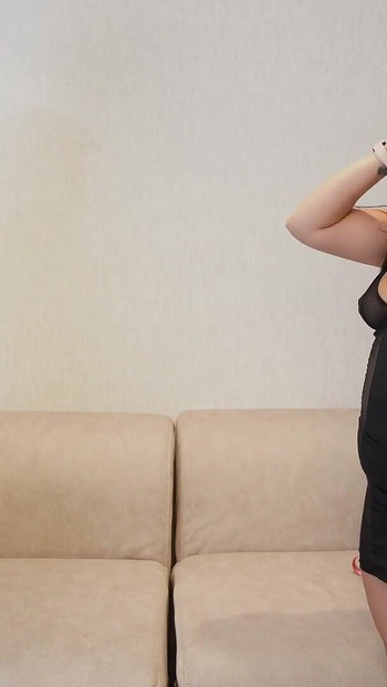 Zete jedi moju pičku!! Otkrio me je moj zet kako masturbira i kopile me je nateralo da progutam njegov... | Klip 1