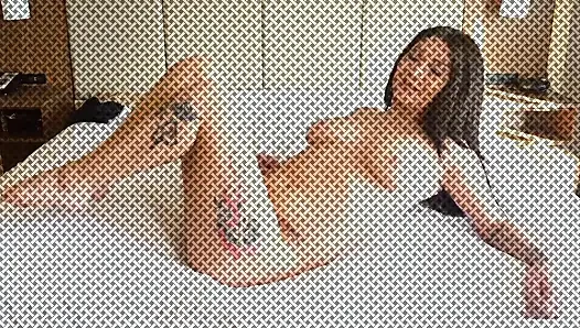Пожилой мужчина Dctrousersnake спаривается с Jojo Kiss, интимная встреча в отеле в любительском видео