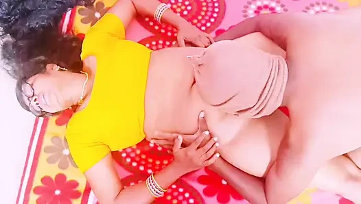 Adik tiri India ngentot kontol besar abang tirinya sendiri. Telugu Dirty Talks.