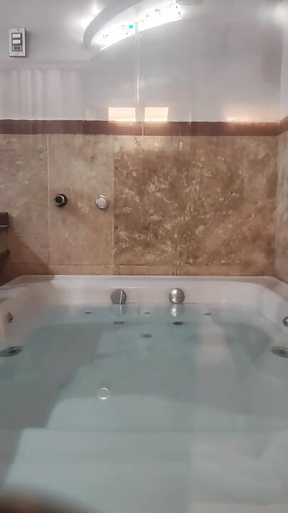 Viens prendre un bain avec moi