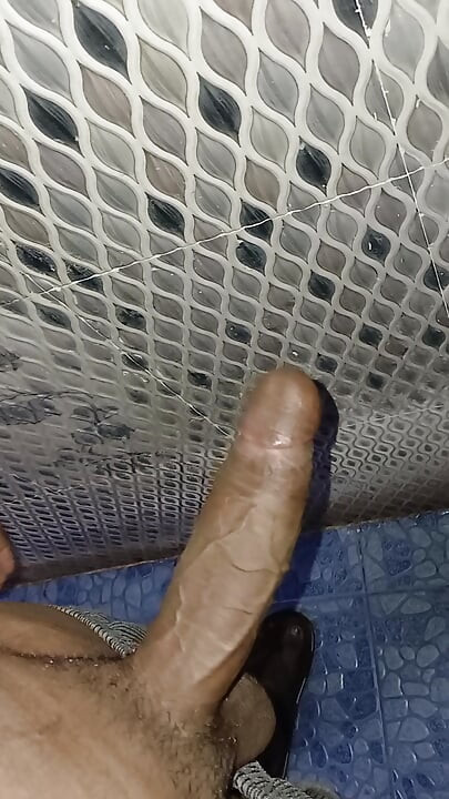 ใช้มือในห้องน้ํา