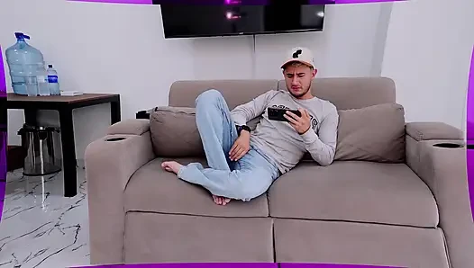 I FULFILL MY FANTASY OF FUCKING MY STEPSISTER AND GIVING HER PUSSY MY MILK
