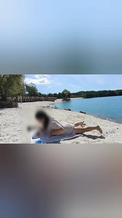 Σχεδόν με έπιασαν γυμνή στην παραλία.