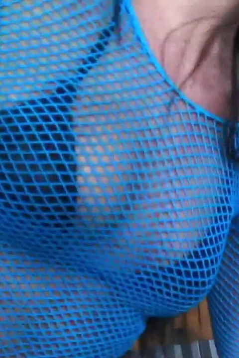 Gagica super sexy cu păr negru este linsă în pizdă și futută de Xander