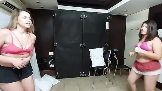 Karına aşırı yumruk sokma - iki mega seksi hatun ve sert yumruklar