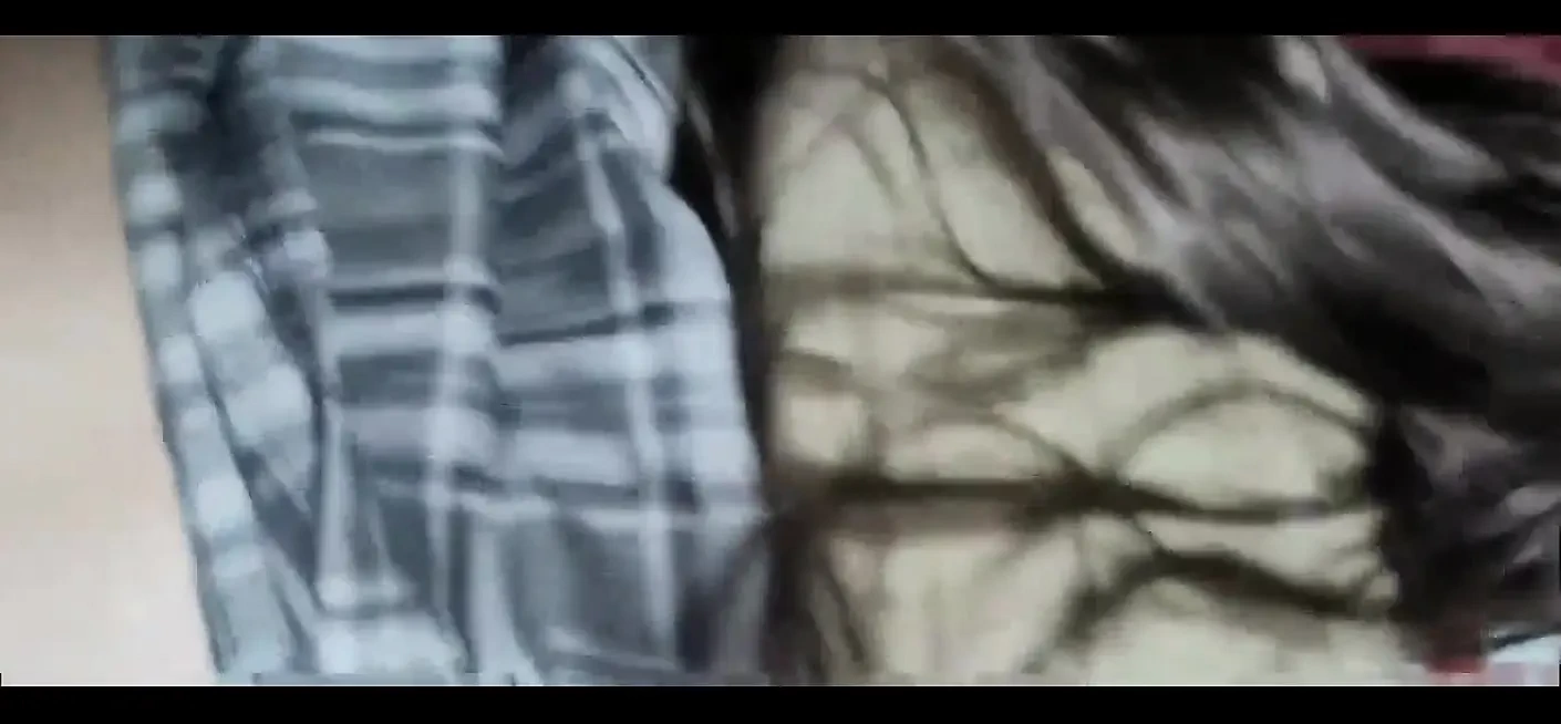 白痴! ! ! 不要看我的裙子底下!!我喜欢看我同学的裙子下面. 我们得到了作业, 我无法抗拒