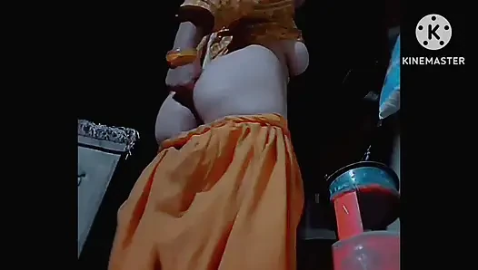 Gadis kampus desa itu merekam video masturbasi gadis mudanya.